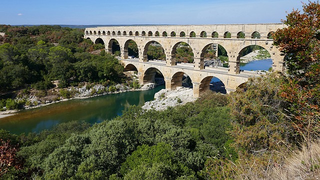 Visiter le pont du Gard en été