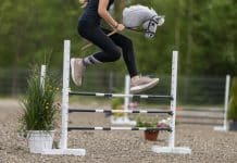 Hobby Horse : le sport insolite qui séduit la nouvelle génération Hobby Horse : le sport balais à cheval qui cartonne